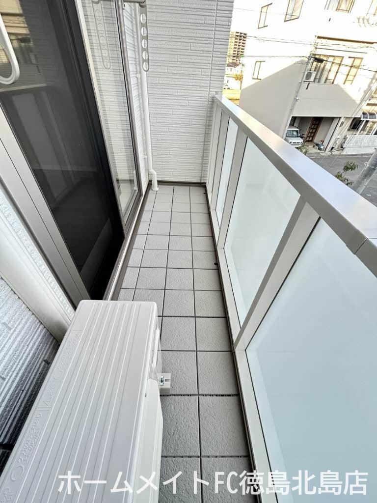 拡大写真:徳島市北出来島町2丁目 2階201のベランダ
