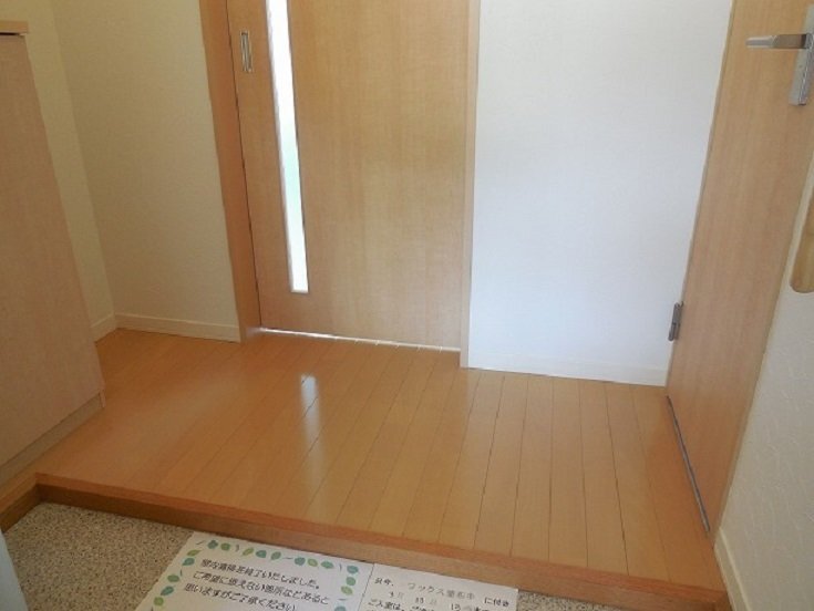 拡大写真:クラリタ富士前A 2階102の玄関
