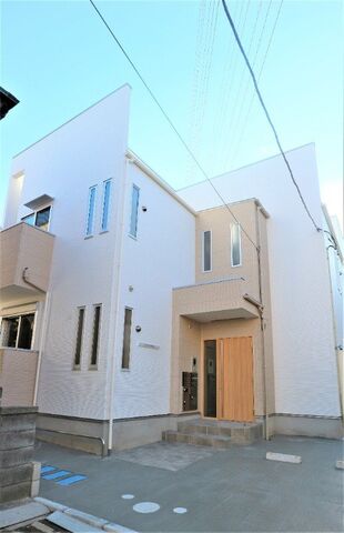 越谷市大字大房の外観