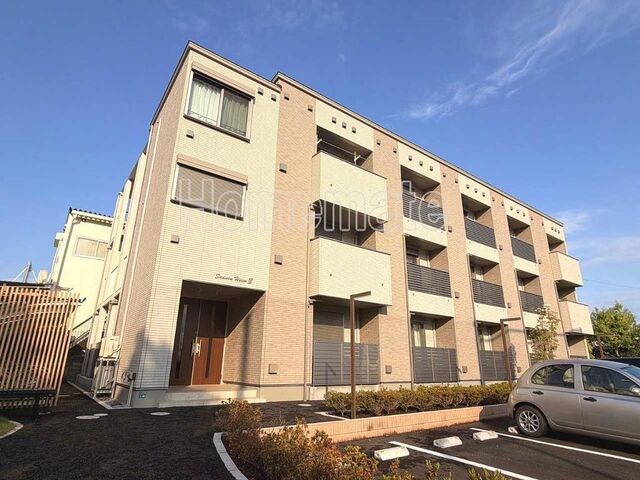 拡大写真：ゾンネンハイムⅢ 3階302の外観写真（昼）