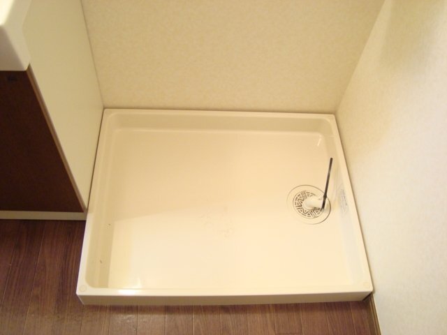 拡大写真:カームオータム南古谷 2階202の洗濯機置場