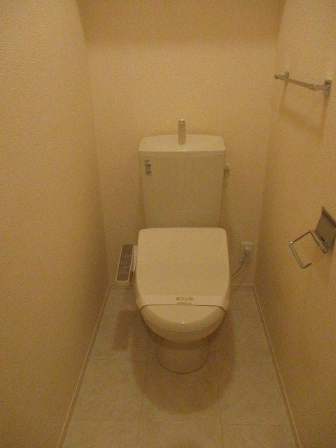 拡大写真：リバーパーク 3階303のトイレ