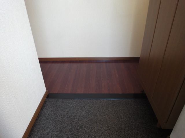 拡大写真:フローラかじま 2階202の玄関