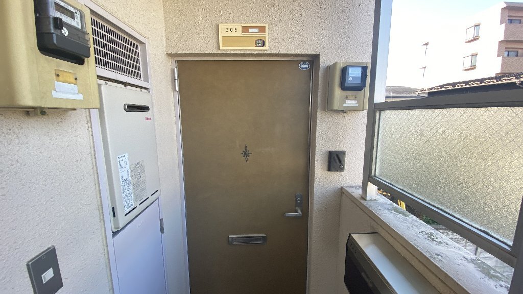 拡大写真：M.Tハイツ 2階205の玄関