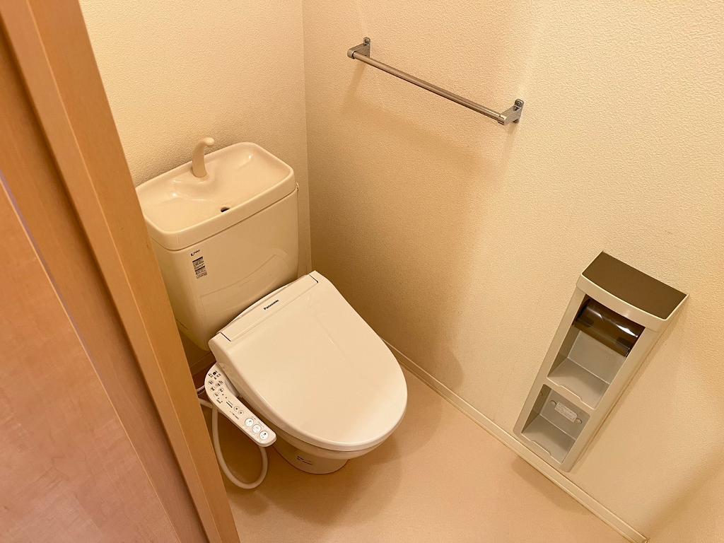 拡大写真:ベルクかなみ 1階103のトイレ