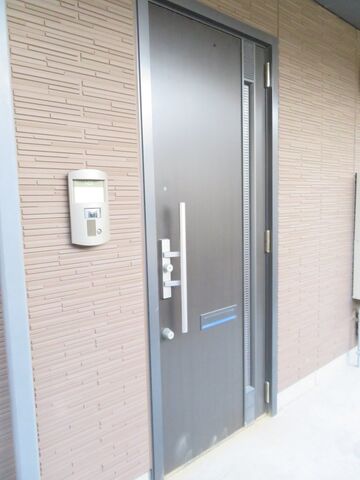 拡大写真：ベルクかなみ 1階103の外観写真（昼）