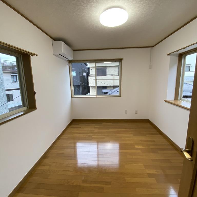 拡大写真：大成町貸家 0の2階洋室