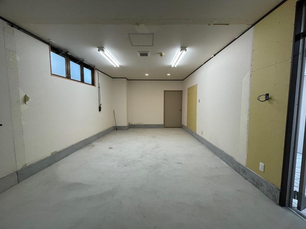 拡大写真：新栄プロパティー恵我之荘 1階103の室内