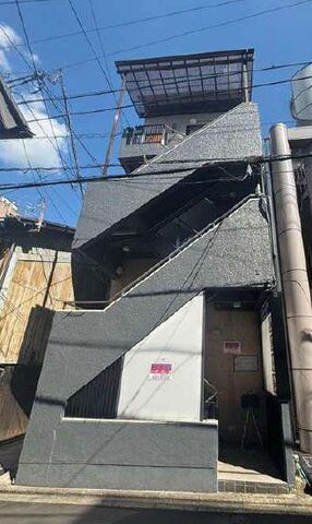 拡大写真：アクティ祇園富永町ビル 1階1の外観写真（昼）