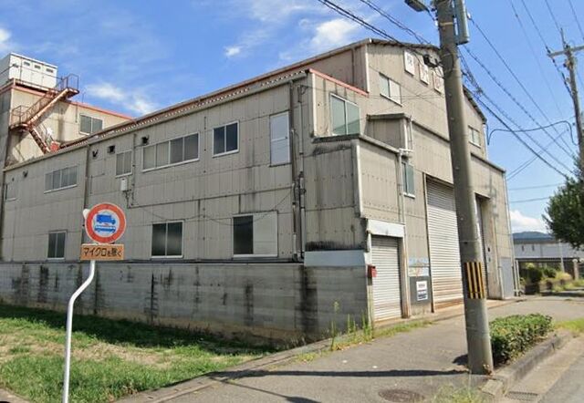写真：上鳥羽岩ノ本町貸倉庫の外観