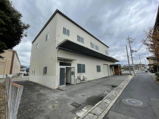 写真：久世築山町貸工場の外観