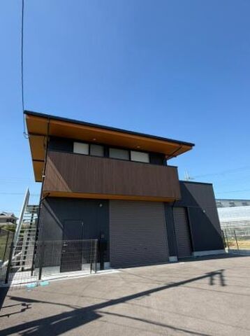 東福井3丁目店舗付き住宅の外観