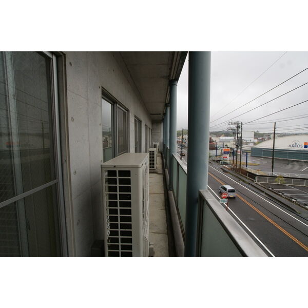 拡大写真：岐阜市芥見長山２丁目 3Fのベランダ