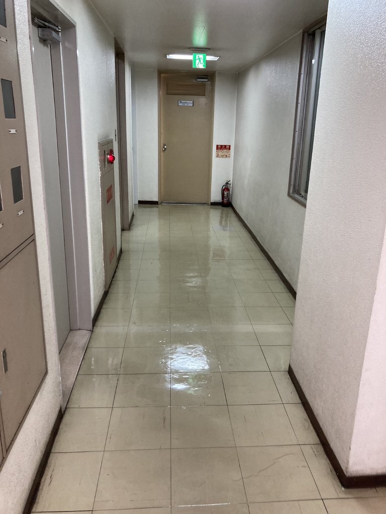拡大写真:長堀新興産ビル 6-Fの廊下