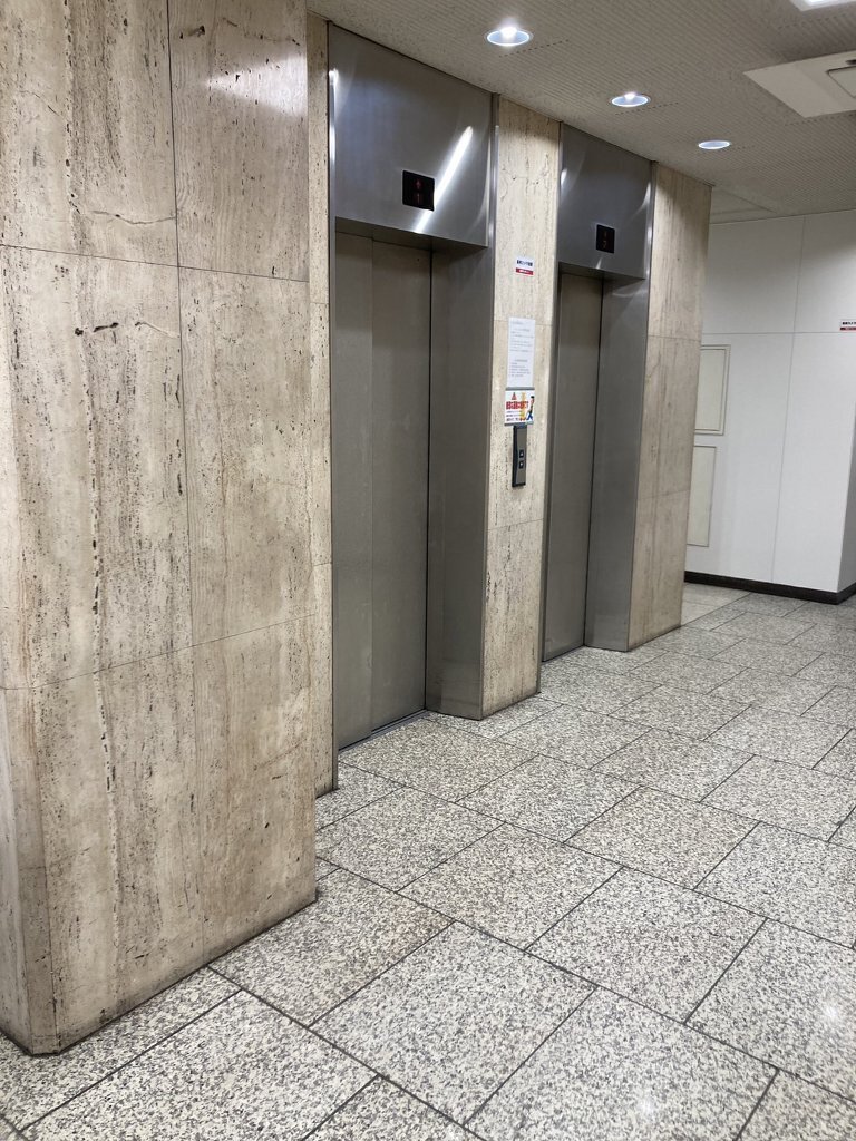 拡大写真:新町ビル 3階308の共有部分