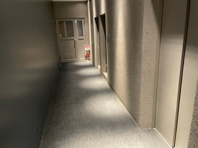 拡大写真:フクエイビル 6階607の廊下