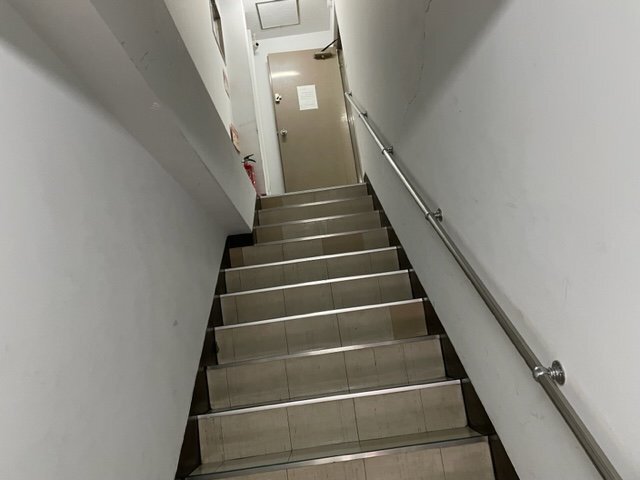 拡大写真：日宝ニュー立売堀ビル 3F2の廊下