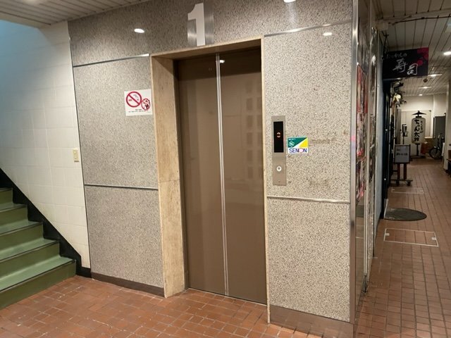 拡大写真:日宝エコービル 3F9の玄関