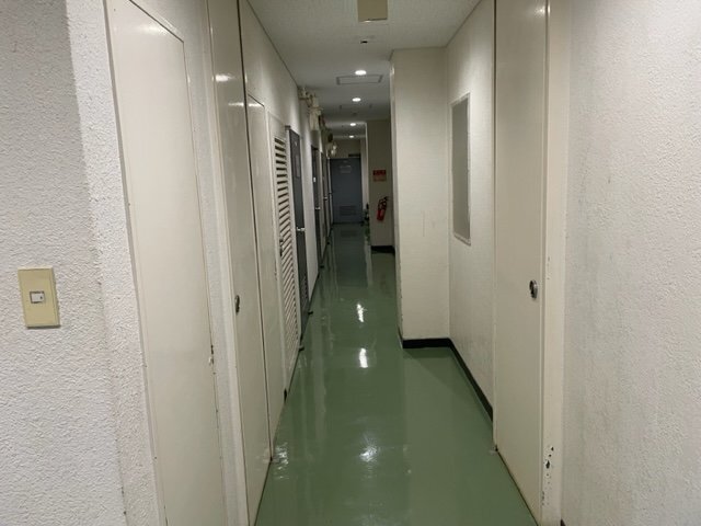 拡大写真:日宝エコービル 3F9の廊下