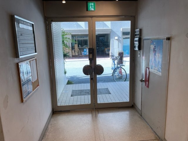 拡大写真:古河梅ヶ枝ビル 2階208の玄関