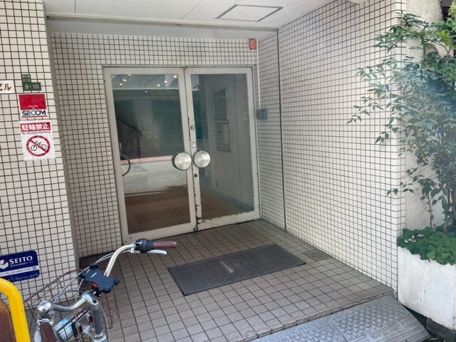 拡大写真:古河梅ヶ枝ビル 3階303の玄関