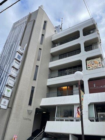 鶴の巣ビルの外観