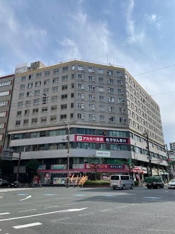 東海建物西本町ビルの外観