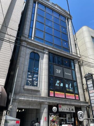 中津インタービルの外観