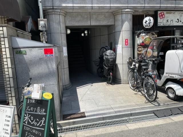 拡大写真:中津インタービル 4階401の外観写真(昼)