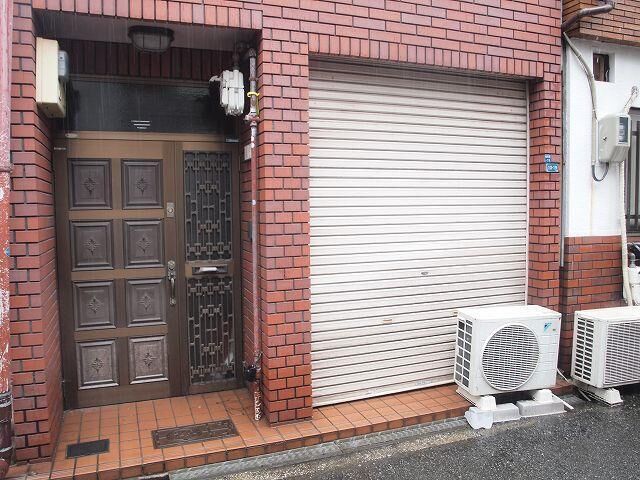 拡大写真：大阪市西成区鶴見橋１丁目 1Fの外観写真（昼）
