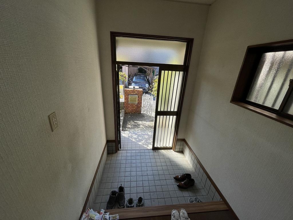 拡大写真:河内長野市あかしあ台1丁目 1の玄関