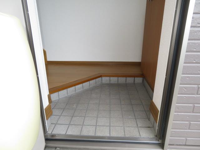 拡大写真：ＣＡＳＡ・ＰＡＴＩＯ 2階B201の玄関