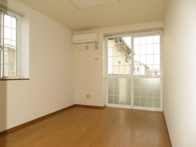 拡大写真：ＣＡＳＡ・ＰＡＴＩＯ 2階B201のリビング