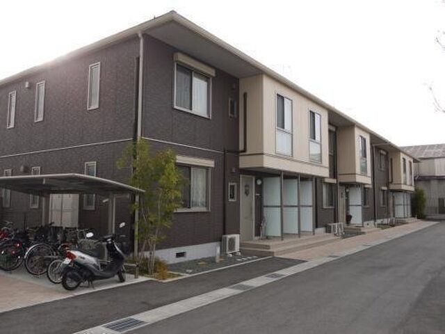 マルーンの外観