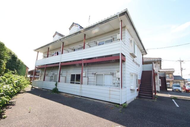 拡大写真：太田市市場町 2階202の外観写真（昼）