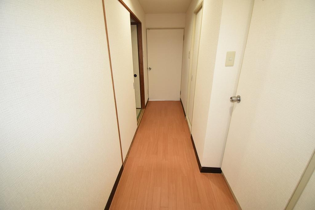 拡大写真:サンヴィラ上之宮 3階301の廊下