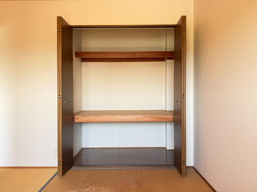 拡大写真：グリーンハウスＣ 2階202の収納