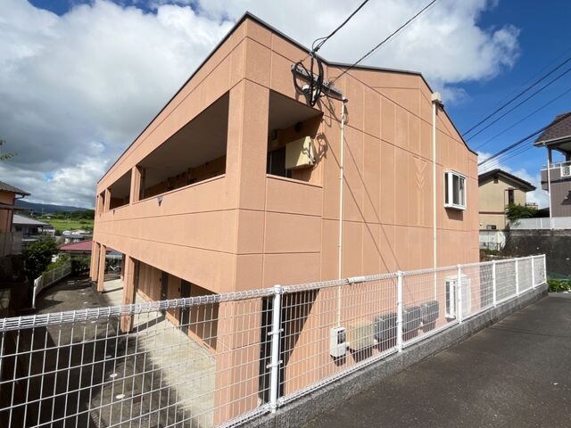 拡大写真:パルティール 2階201の外観写真(昼)
