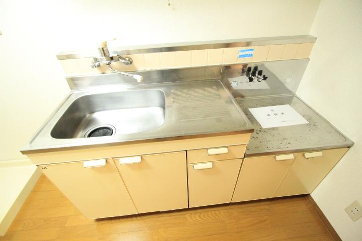 拡大写真：ジュネス沖新 603のキッチン