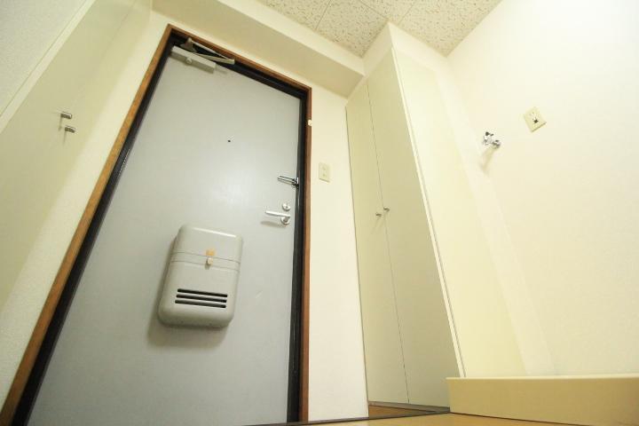 拡大写真：ジュネス沖新 603の玄関